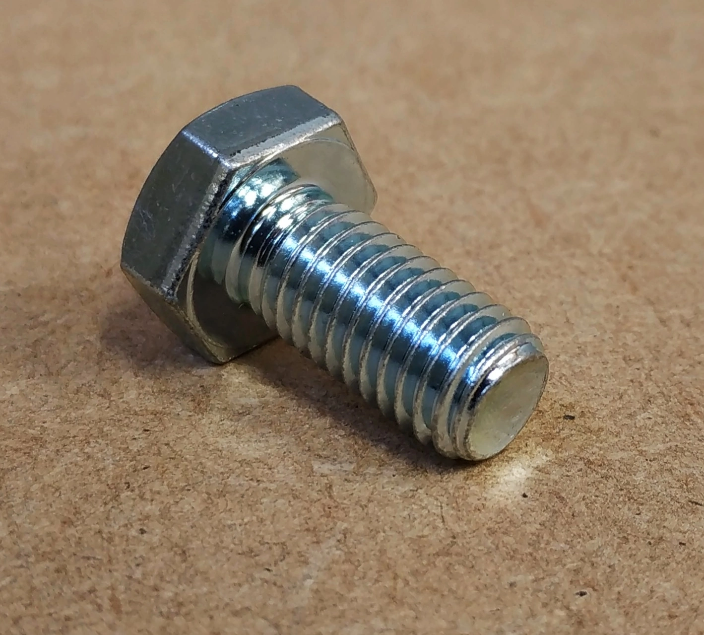 [CP-00070] Vis m10x20 compatible pour JCB